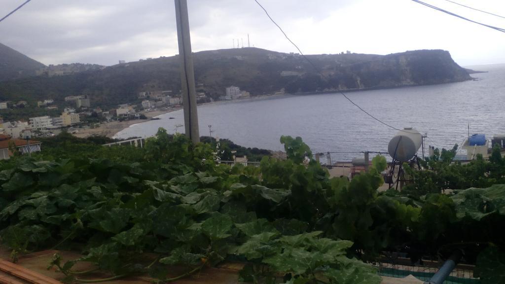 Stone House Hotel Himare Exterior photo