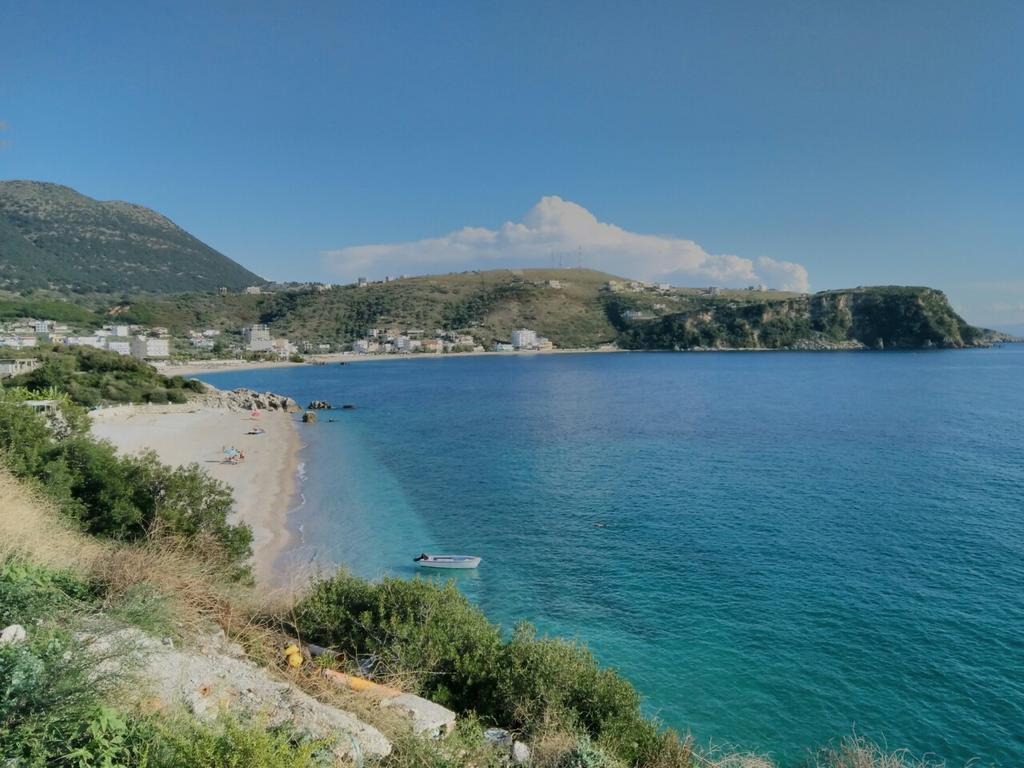 Stone House Hotel Himare Exterior photo